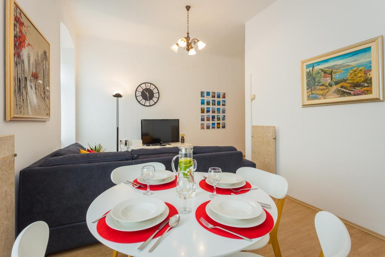 Apartman Lussi Pula Bagian luar foto